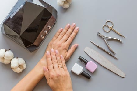 Te Ayudamos a conseguir los materiales para tu curso esmaltado semipermanente